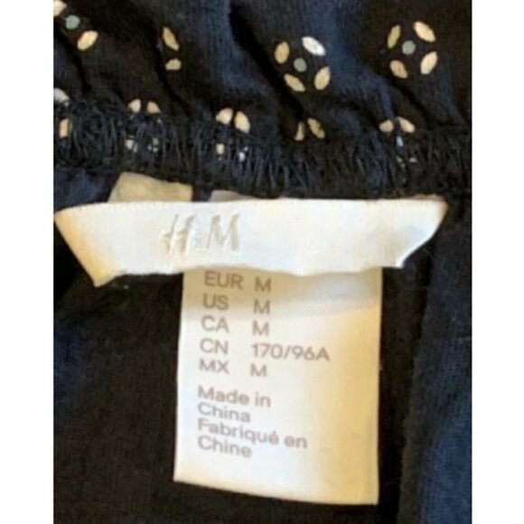 H&M Off Shoulder Short Sleeve Peasant Top Sz M Black Blue White 195K - Picture 9 of 10